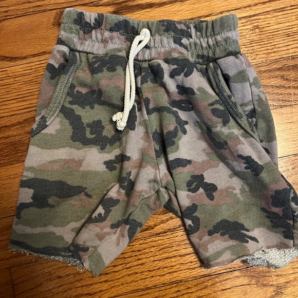 COPY - Childhoods shorts bundle 4t - Picture 4 of 6